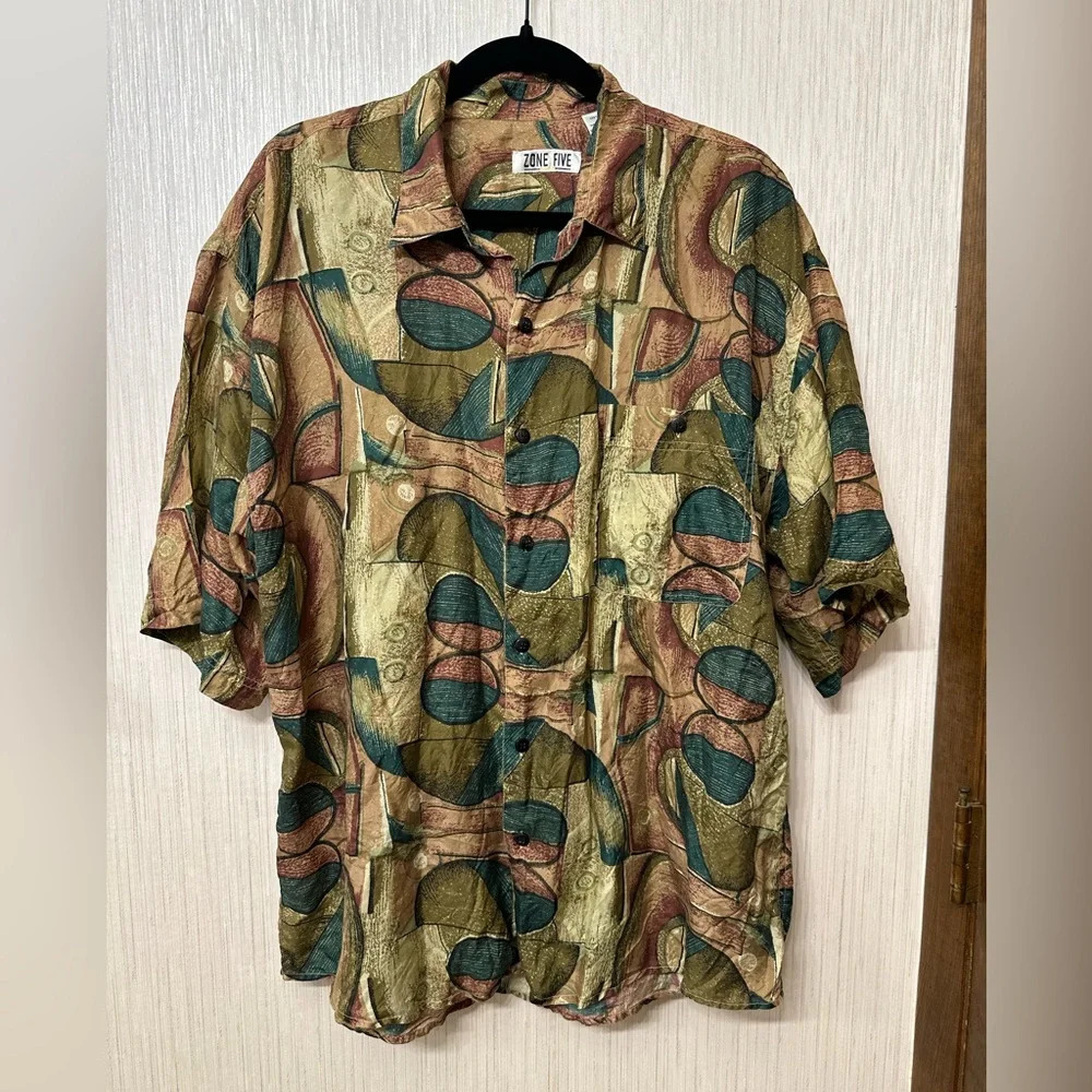 Zone Five Man Vintage 100%‎ Silk Graphic Button Up L